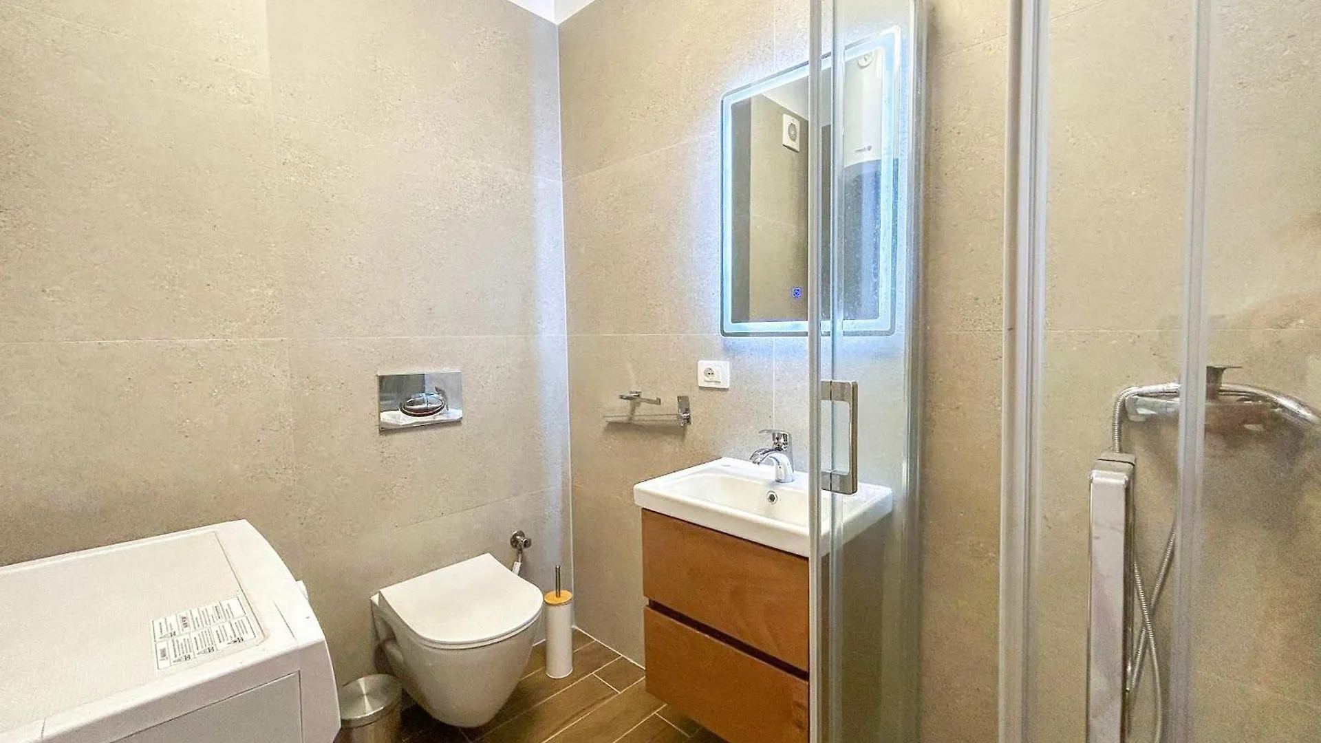 New Relax Apartment Golem